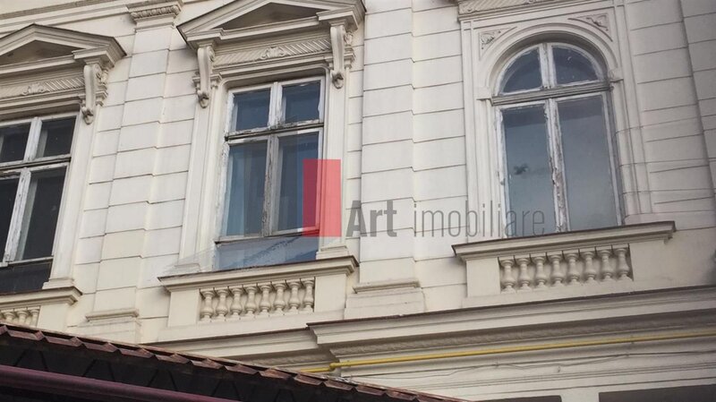 Cladire Universitate KM 0